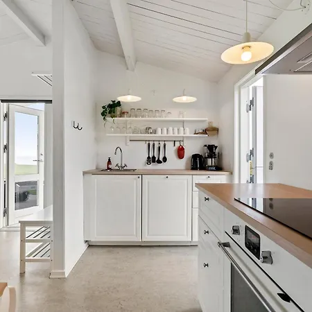 Cozy Coastal Retreat On The Holiday home