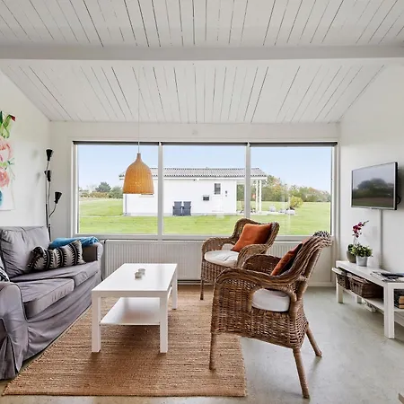 Holiday home Immaculate 2-bed House At The 12h